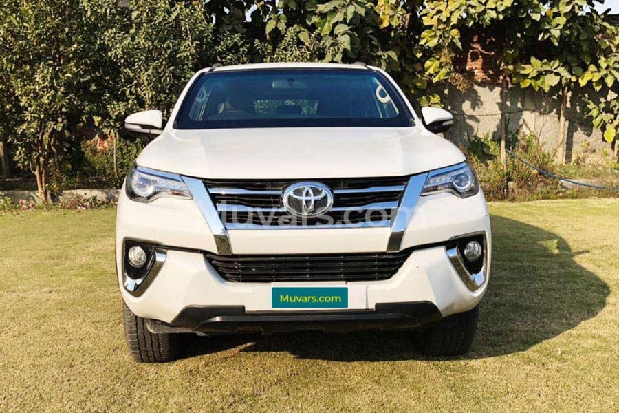 Toyota Fortuner (White)