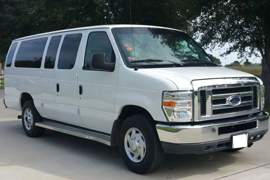 Ford E350 – 15 Seater