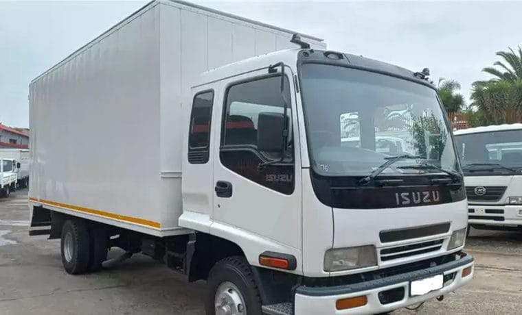 Isuzu Cargo Truck -12 Ft