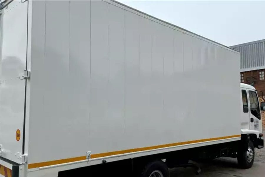 Isuzu Cargo Truck -12 Ft