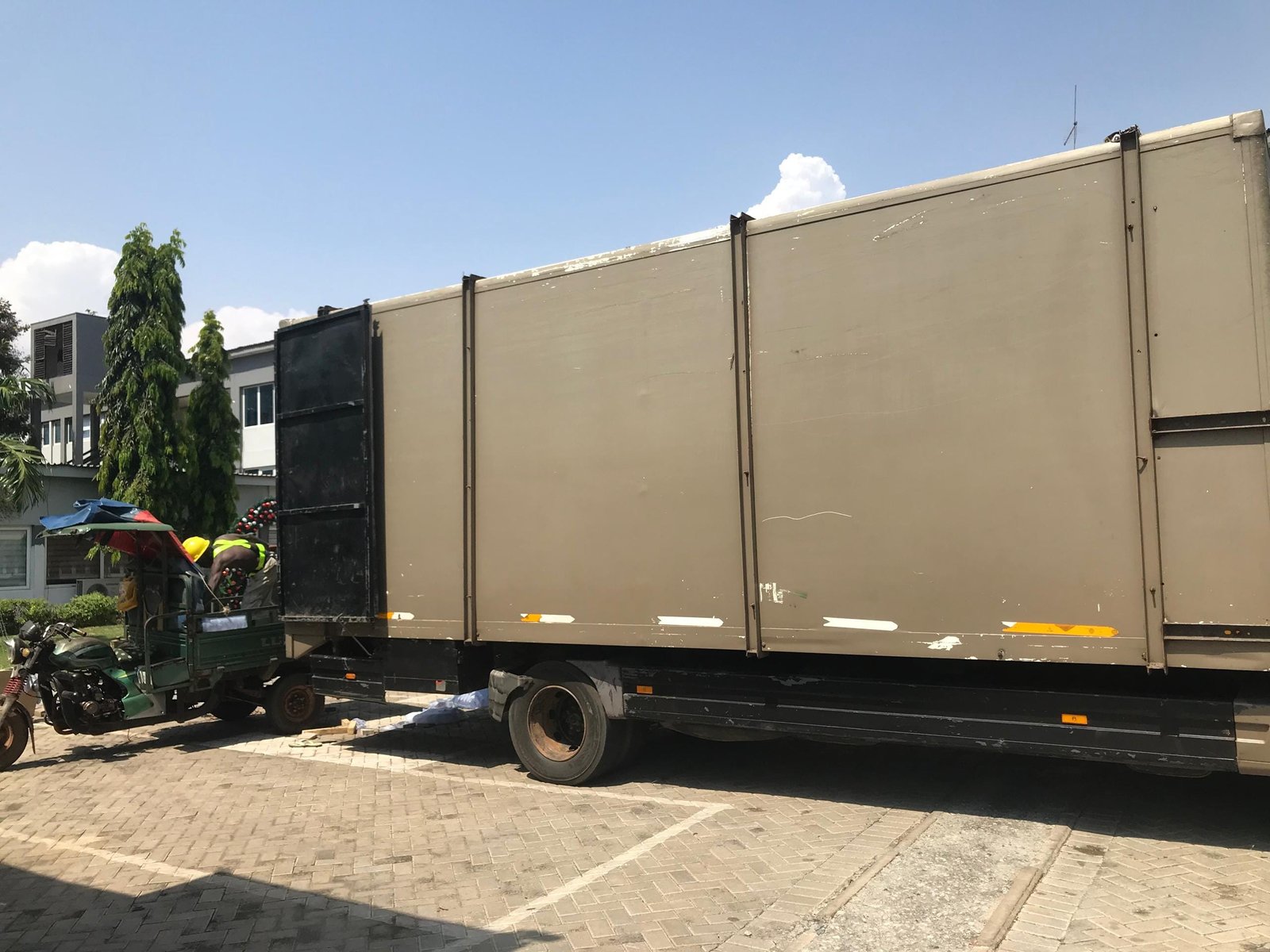 Benz Atego-25ft Box Truck