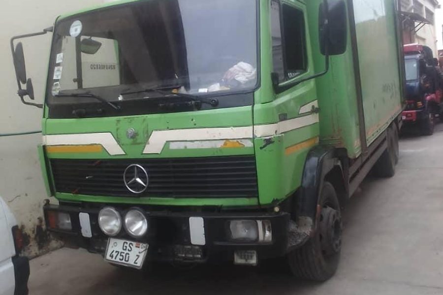 Benz Atego 20ft Box Truck