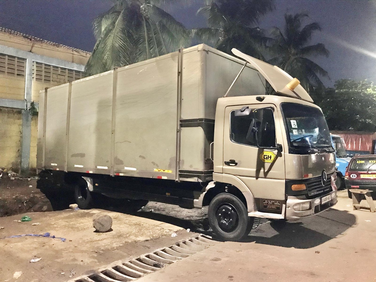Benz Atego-25ft Box Truck