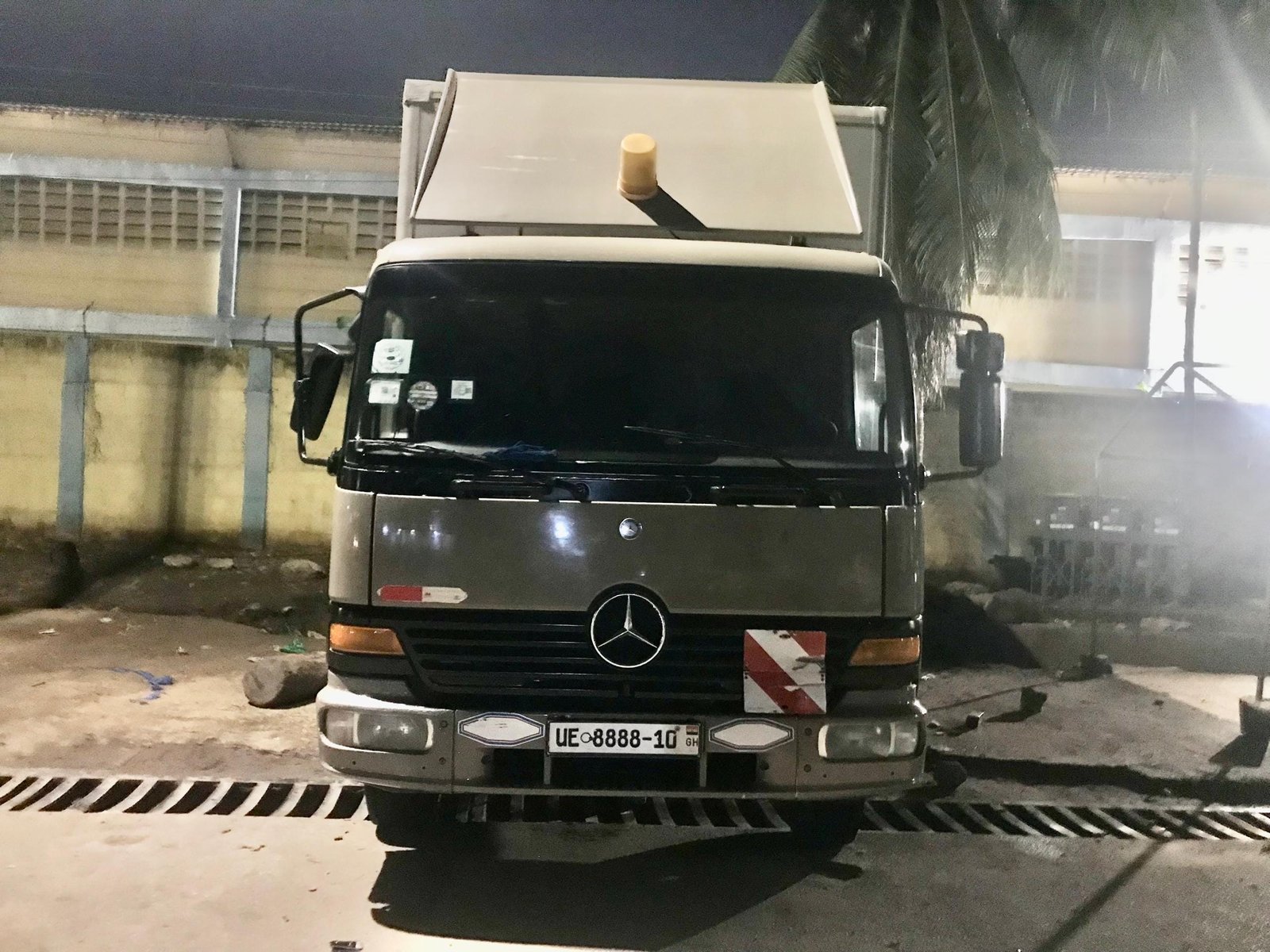 Benz Atego-25ft Box Truck