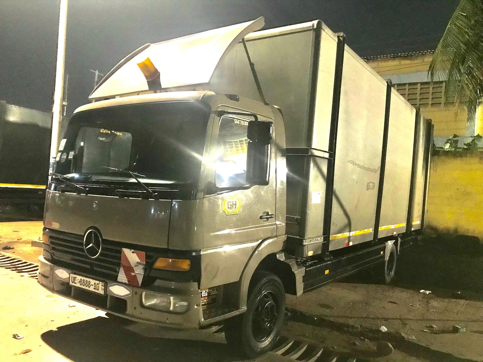Benz Atego-25ft Box Truck