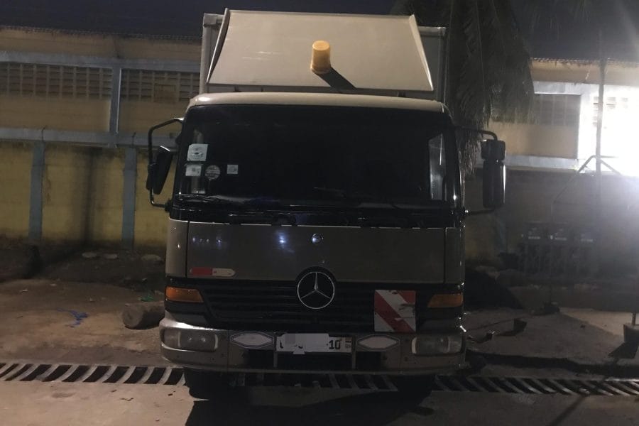 Benz 22ft Box Truck