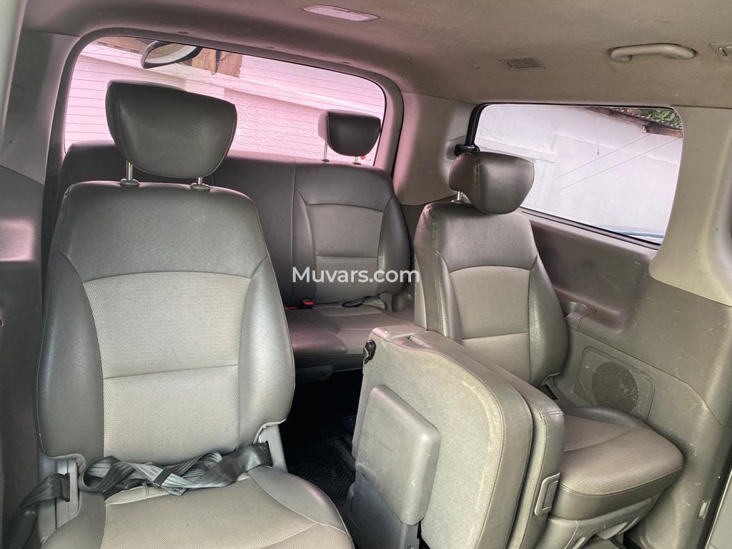 Hyundai Starex -10 Seater