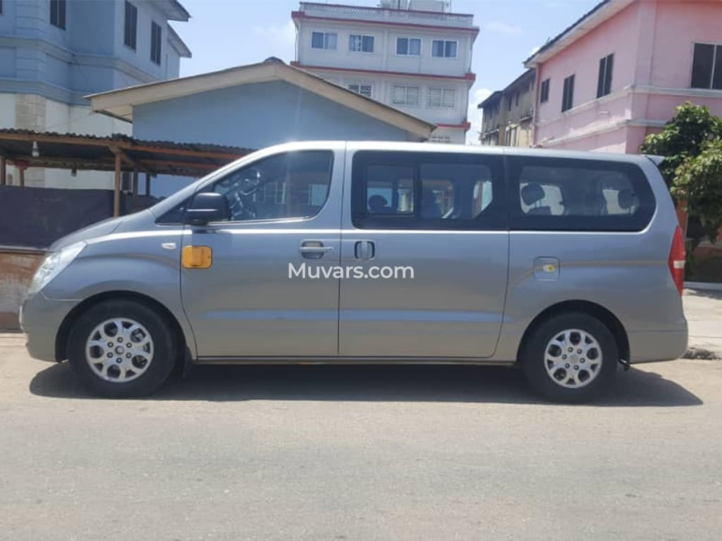 Hyundai Starex -10 Seater