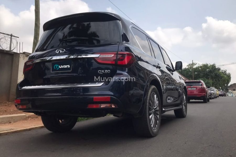 Infiniti QX80-V8